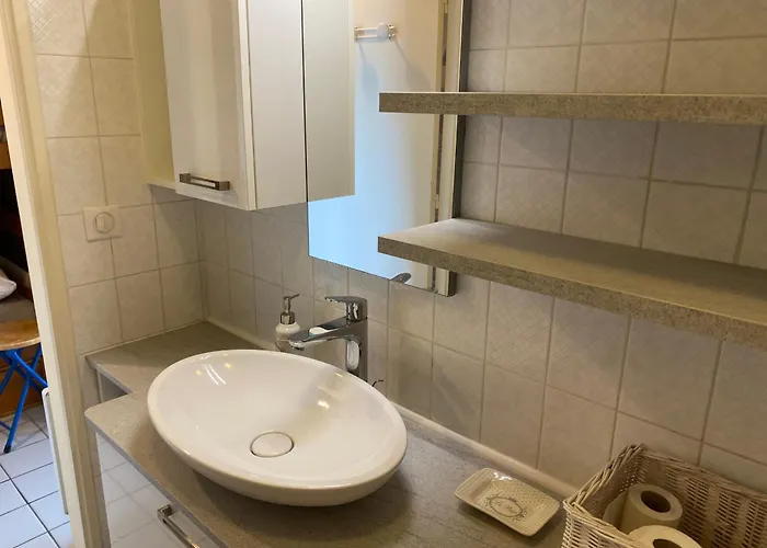 - Centre Ville, Proche Et Casino, Parking Securise, Balcon Et Equipements Complets - Fr-1-319-495