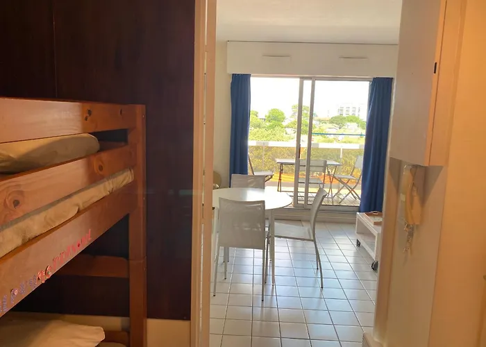 Apartament - Centre Ville, Proche Et Casino, Parking Securise, Balcon Et Equipements Complets - Fr-1-319-495