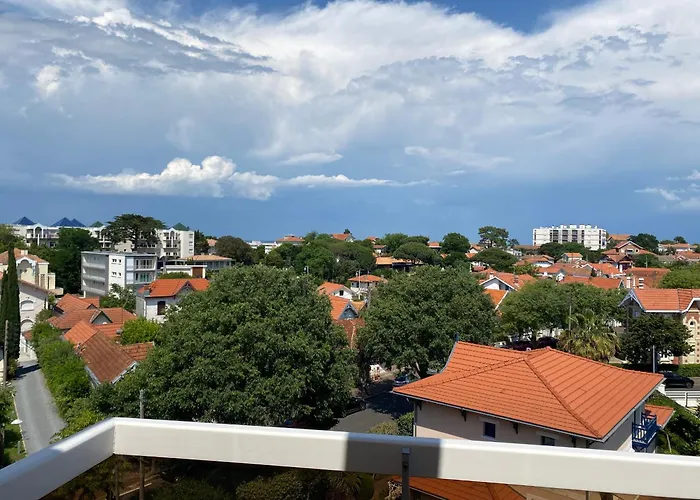 - Centre Ville, Proche Et Casino, Parking Securise, Balcon Et Equipements Complets - Fr-1-319-495 Apartament