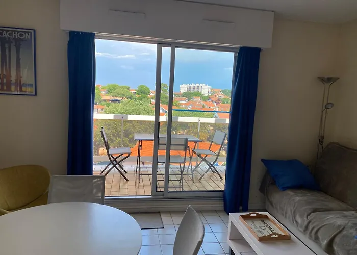 Apartament - Centre Ville, Proche Et Casino, Parking Securise, Balcon Et Equipements Complets - Fr-1-319-495